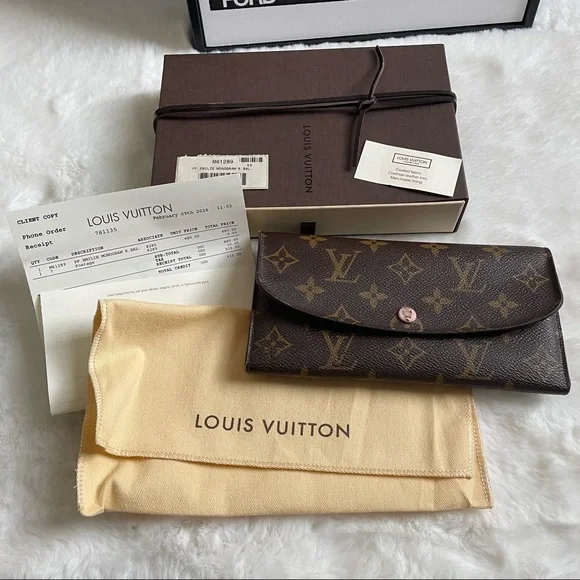 Louis Vuitton Emilee Wallet - Picture 5 of 15